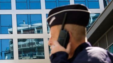 Qu'ils soient professeur ou policier, tous "ont avant tout des prénoms, des noms, des visages que nous côtoyons tous les jours".