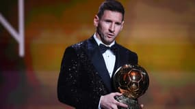 Lionel Messi avec son 7e Ballon d'or en 2021