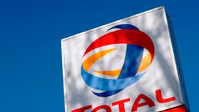 En 2010, Total a réalisé un bénéfice net record de 10.3 milliards d'euros , en hausse de 32% sur un an.
