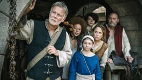 Lisa Do Couto Teixeira, Jean Reno, Suzane Clément, Franck Dubosc, Raphaël Romand, Alizée Caugnies dans le film "Loups-Garous"