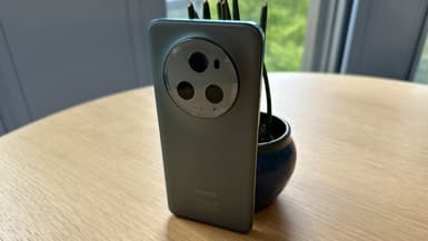 Le Honor Magic5 Pro dispose de trois capteurs au dos pour une grande polyvalence en photo