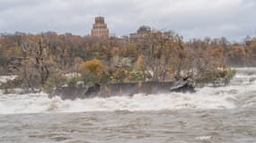 L'épave du bateau s'est déplacée après un siècle d'immobilité dans les chutes du Niagara, selon une annonce du manager des Niagara Parks
