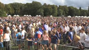 Les supporters de l'équipe de France étaient présents en nombre pour accueillir les Bleus à Rueil-Malmaison