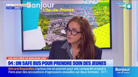 Santé mentale: le safe bus sillonne le Val-de-Marne pour aller au contact des jeunes