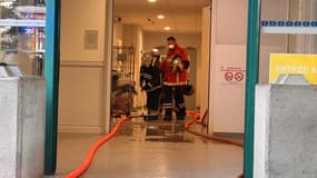 Un incendie s'est déclaré le lundi 2 juin 2025 au niveau des urgences du centre hospitalier d'Hyères (Var). 