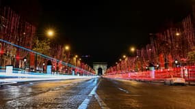 L'avenue des Champs-Elysées décorée pour Noël