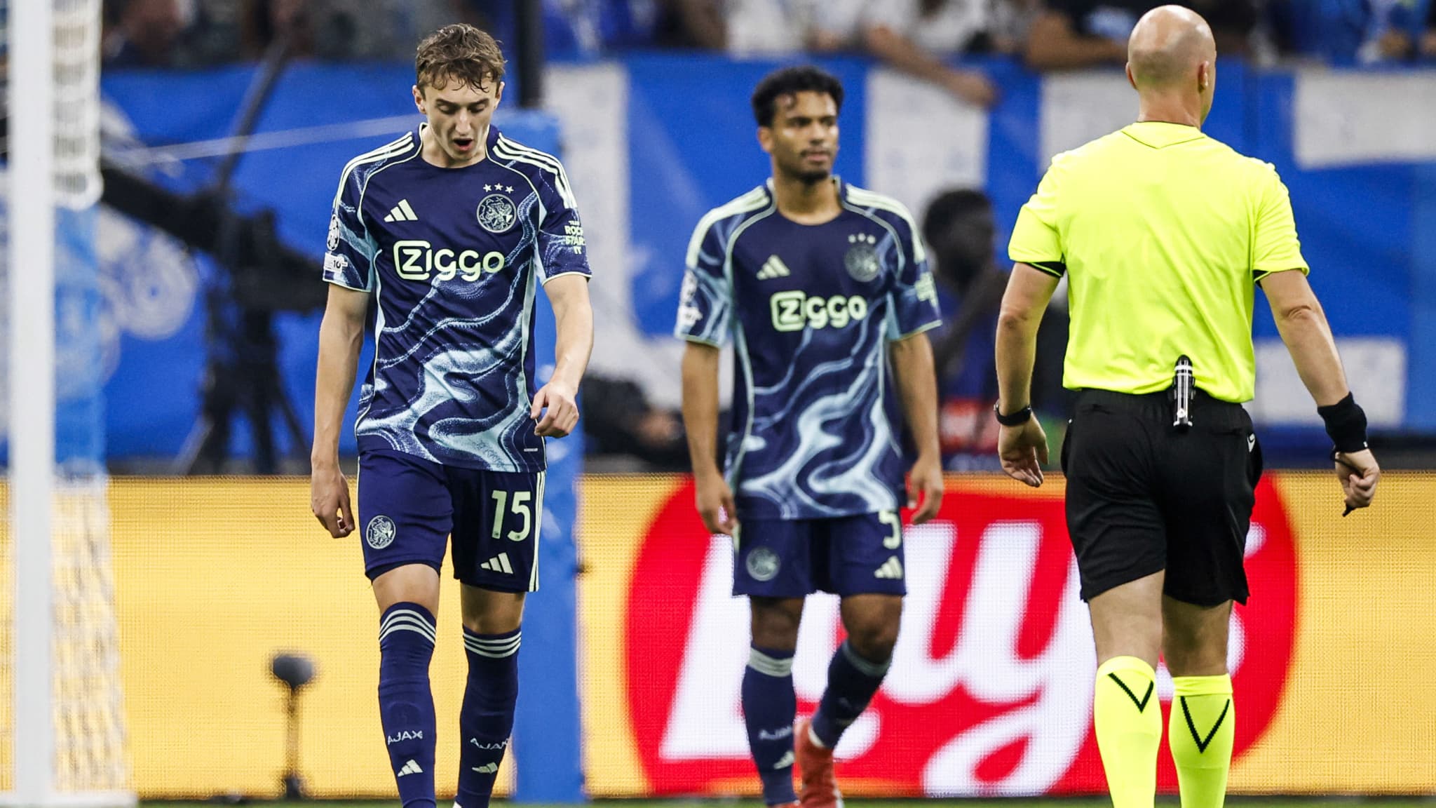 "UNE BANDE D'ENDORMIS", LA DÉMONSTRATION DE L’OM PLONGE L’AJAX DANS LA CRISE
