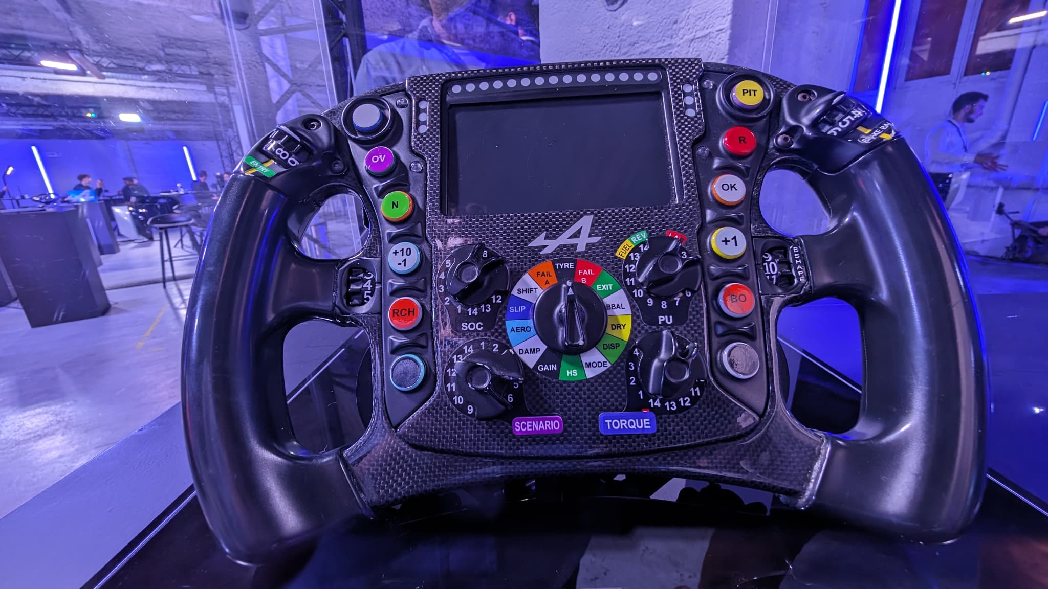 Le volant de la Formule 1 Alpine. Le volant de la Formule 1 Alpine.