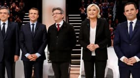 (g-d) François Fillon (LR), Emmanuel Macron (En Marche!), Jean-Luc Mélenchon (la France insoumise), Marine Le Pen (FN) et Benoît Hamon (PS), lors du débat sur TF1 le 20 mars 2017