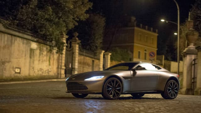 Un exemplaire du coupé a été vendu aux enchères le 18 février pour 3,12 millions d'euros.
