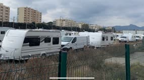 Des caravanes sont installées sur un terrain de la SNCF à Cannes-la-Bocca depuis mardi 14 février.