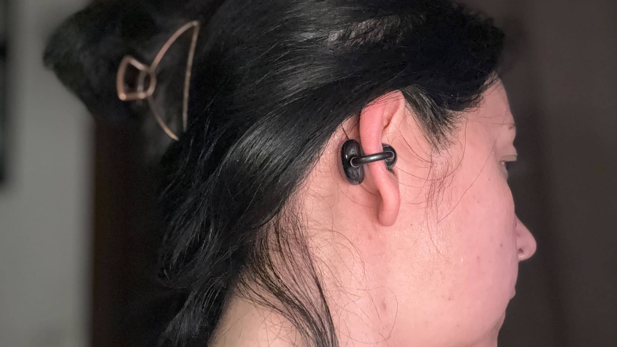 Les écouteurs proposent un clip sur l’hélix façon boucle d’oreille