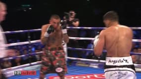 Boxe - Mis au sol dès le 2e round, Khan s’impose aux points face à Vargas