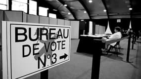 Illustration d'un bureau de vote.