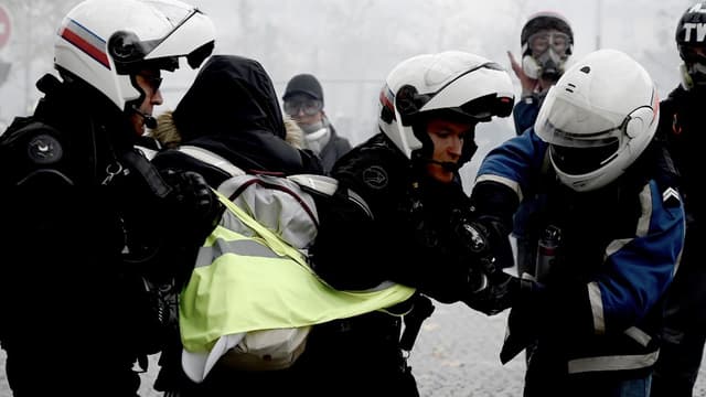 L'IGPN est accusée de faire traîner les procédures concernant les violences policières.