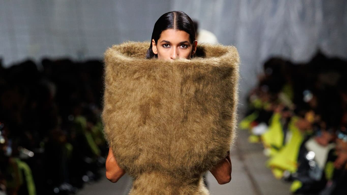 Défilé Alexander McQueen automne-hiver 2024-2025