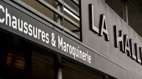 Fragilisée par deux mois de fermeture pendant le confinement, La Halle a été placée en procédure de sauvegarde le 21 avril. Son propriétaire, le groupe Vivarte, a fini par demander son redressement judiciaire fin mai.
