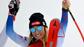 L'Américaine Mikaela Shiffrin après sa victoire dans la descente des finales de Coupe du monde de ski alpin à Courchevel, le 16 mars 2022