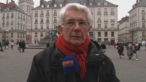 René Robert, le grand-père de Pierre Legrand, samedi 2 mars à Nantes. Il réclame un changement de stratégie de l'armée française au Mali.