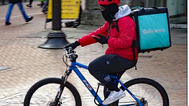 Les coursiers de Deliveroo sont censés bénéficier d'une couverture en cas d'accident du travail, depuis septembre 2017.