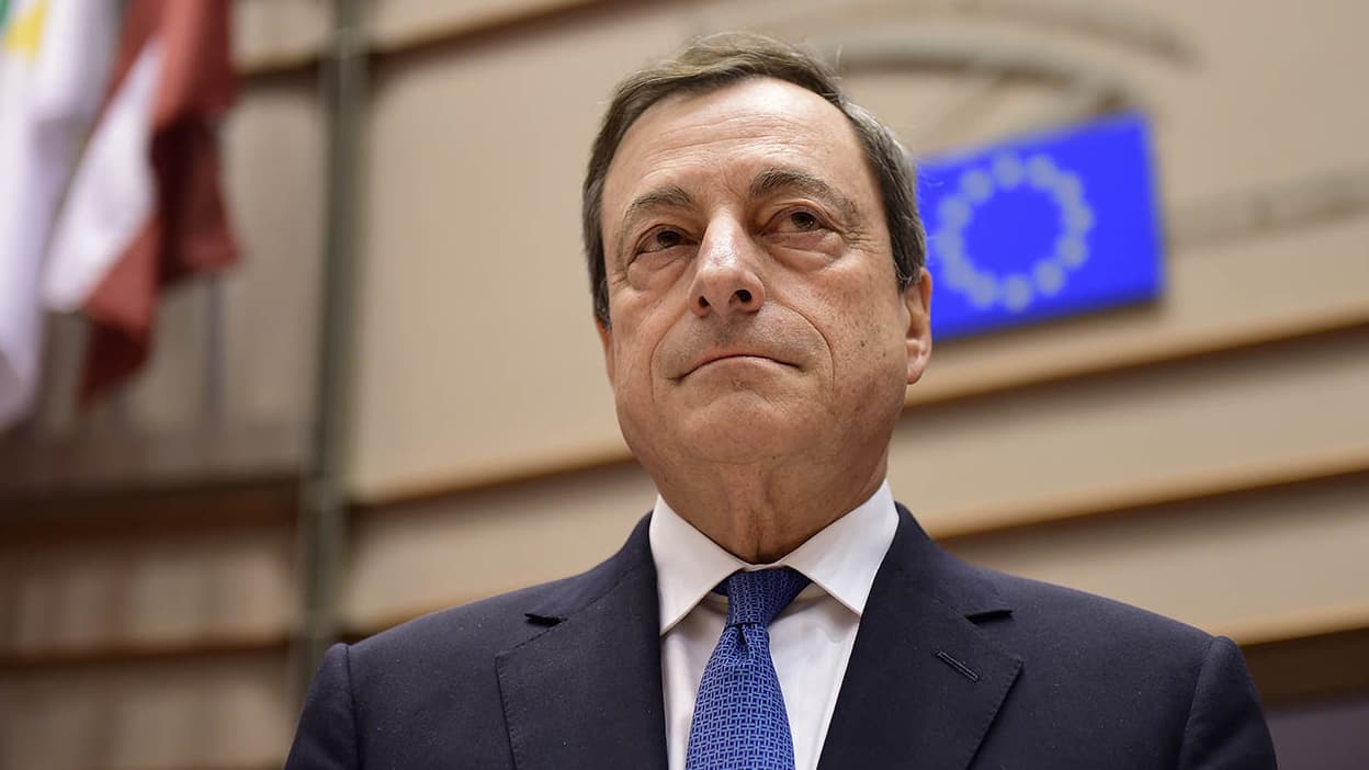 Draghi Zelensky verspricht Unterstützung für Sanktionen, darunter Swifts Verbot