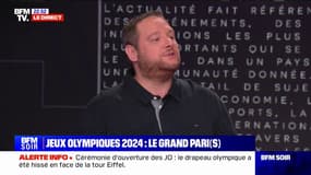 JO 2024: La performance de l'artiste Philippe Katerine en Dionysos, dieu du vin et de la fête, interprétant son titre "Nu"