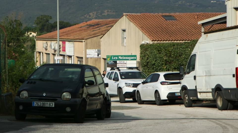 Fusillade meurtrière à puget-sur-argens: l’auteur présumé des tirs a publié un message de revendication raciste