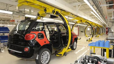 Un Fiat 500L sur sa ligne de production à Kragujevac, en Serbie