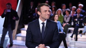 Emmanuel Macron sur le plateau de France 2. 