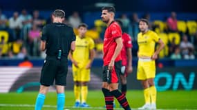 Martin Terrier s'apprête à tirer un penalty lors de Villarreal-Rennes (1-0, 2e journée de Ligue Europa), le 5 octobre 2023