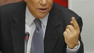 L'Etat français va verser 210 millions d'euros à l'homme d'affaires et ancien ministre Bernard Tapie en règlement final d'un litige concernant la revente d'Adidas en 1993 par le Crédit lyonnais, alors public, affirme mercredi le Canard enchaîné. /Photo d'