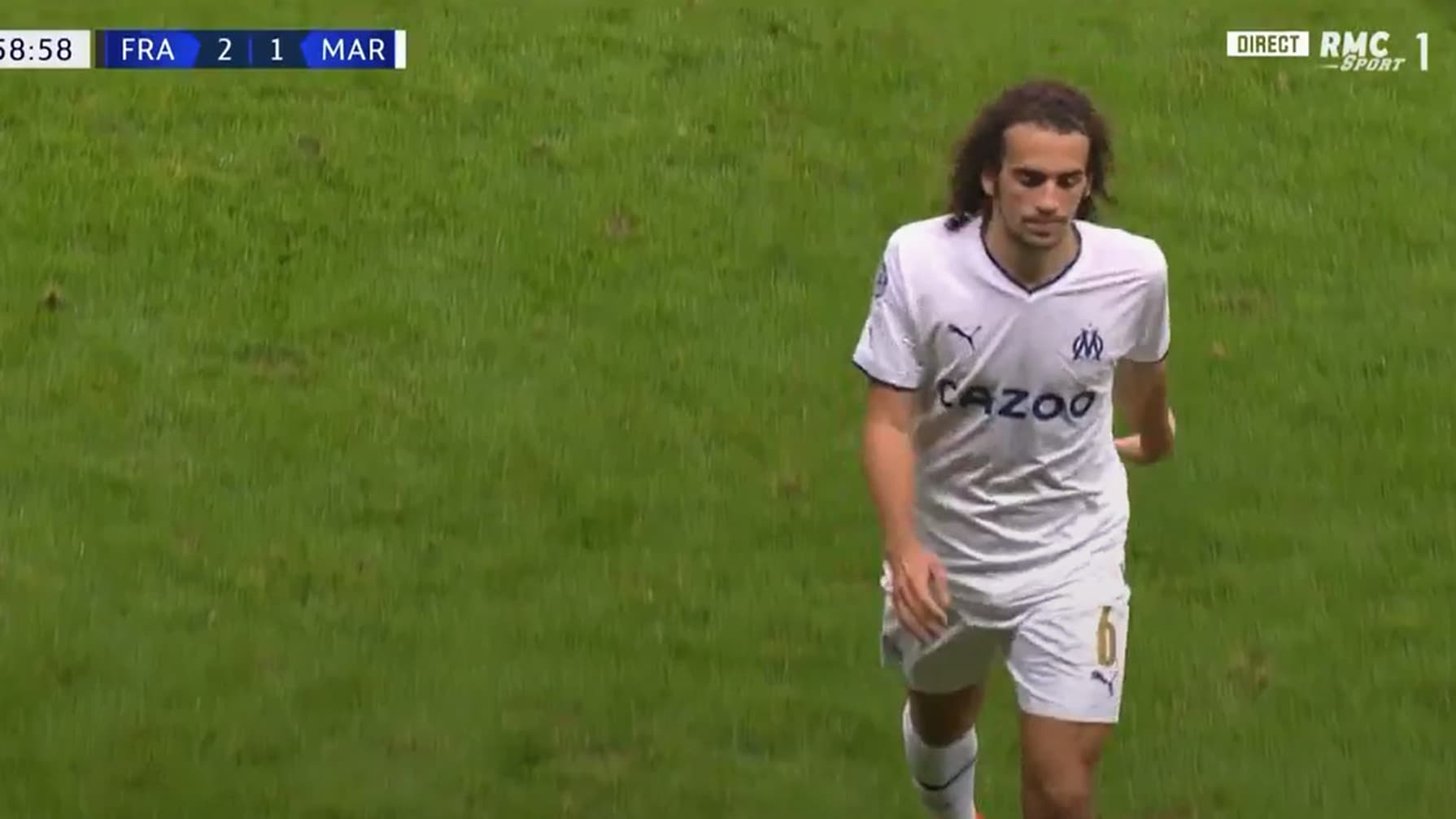 Guendouzi à sa sortie du terrain contre Francfort Guendouzi à sa sortie du terrain contre Francfort