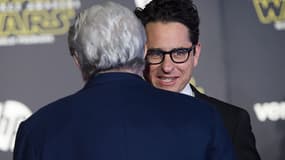 J. J. Abrams et George Lucas, à l'avant-première de Star Wars: Le réveil de la Force. Tous deux grands adeptes du culte du secret.