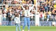 Charline Picon présente sa médaille de bronze olympique à La Rochelle, le 8 septembre 2024.