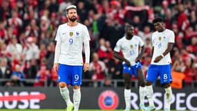 Les joueurs de l'équipe de France ont arboré leur maillot extérieur lors de Danemark-France.