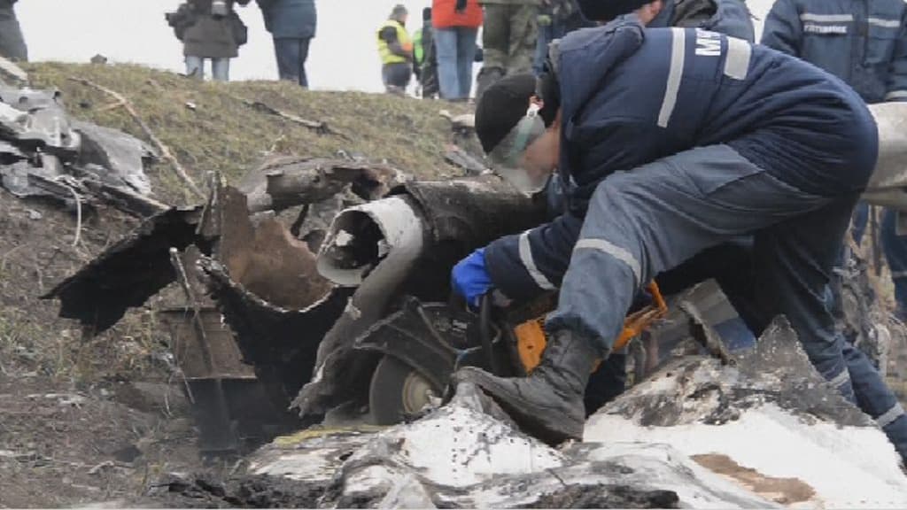 VIDEO - Crash Du MH17 En Ukraine: Les Premières Images Diffusées