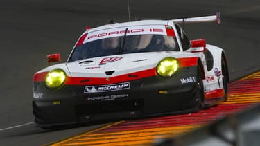Une Porsche 911 RSR, utilisée dans le championnat IMSA.