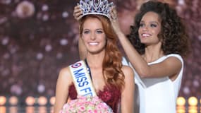 Maëva Coucke lors de son couronnement de Miss France 2018, à Châtearoux, le 16 décembre 2017