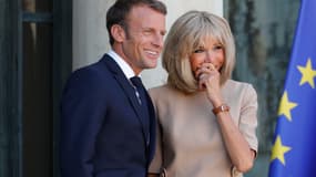 Emmanuel et Brigitte Macron, le 22 août 2019 à l'Élysée.