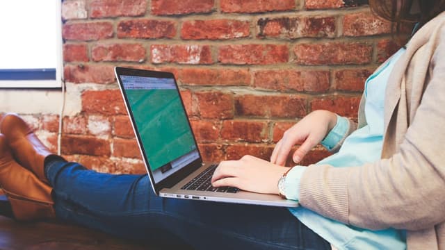 Il suffit de quelques heures pas semaine pour se former, sans bouger de son bureau.
