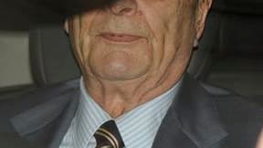 L'immunité pénale dont bénéficie le chef de l'Etat français est remise en cause par plusieurs personnalités de l'opposition du fait de l'absence de l'ancien président Jacques Chirac à son procès. Souffrant de troubles neurologiques, l'ancien président ne
