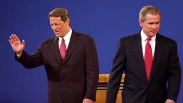Al Gore et George W. Bush, le 3 octobre 2000 lors d'un débat présidentiel