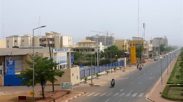 A Bamako, samedi. Le chef des putschistes maliens a fait samedi une brève apparition à la télévision nationale pour affirmer qu'il était toujours en vie et réfuter les rumeurs circulant à Bamako sur sa mort et l'imminence d'un contre-coup d'Etat. /Photo p