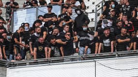 Les fans de Francfort au Vélodrome