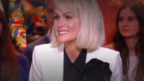 Laeticia Hallyday sur le plateau de l'émission Quelle époque sur France 2, le 10 décembre 2022.