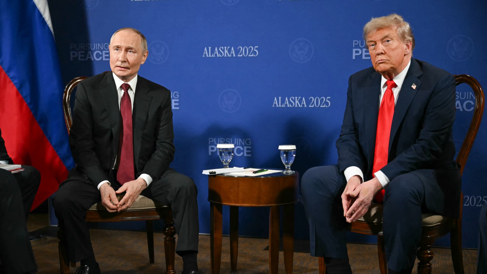Vladimir Poutine et Donald Trump en Alaska le 15 août 2025.