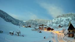 La commune de Roubion a enregistré de grosses chutes de neige dans la nuit du 23 au 24 janvier 2026 dans les Alpes-Maritimes. 