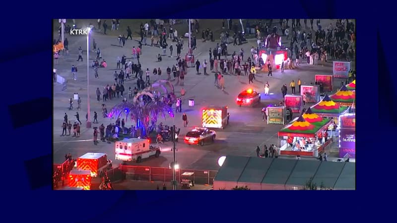 Voitures de secours sur le festival Astroworld à Houston (Texas) dans la nuit de samedi 5 novembre au dimanche 6 novembre