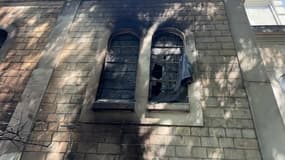 L'église Saint-Gabriel située dans le 20e arrondissement a été endommagée lundi 12 juin après un départ d'incendie a proximité de sa façade nord.