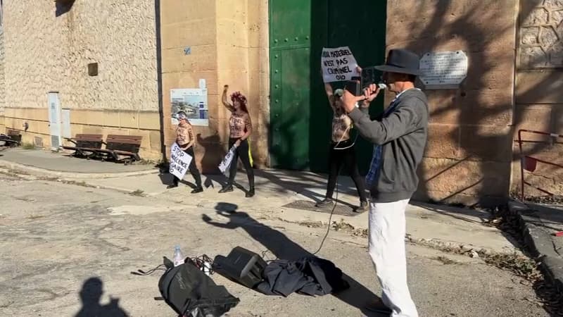 Une dizaine de personnes étaient présentes.